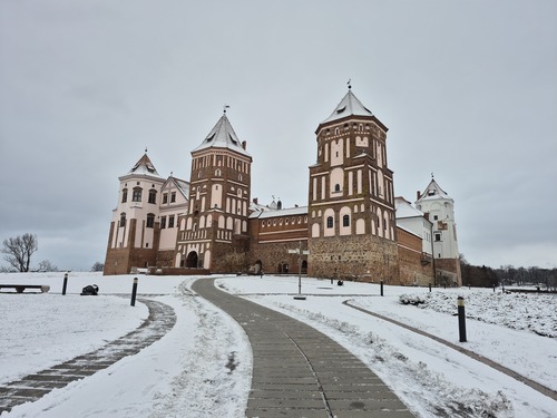 Экскурсия в Несвиж и Мир из Минска Экскурсия в Несвиж и Мир из Минска