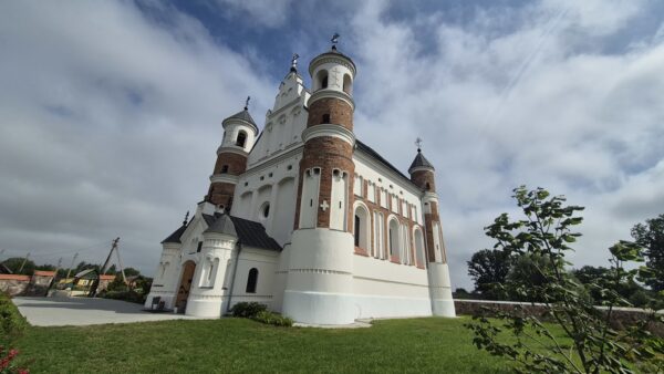 Церковь-крепость в Мурованке трансфер Минск Гродно